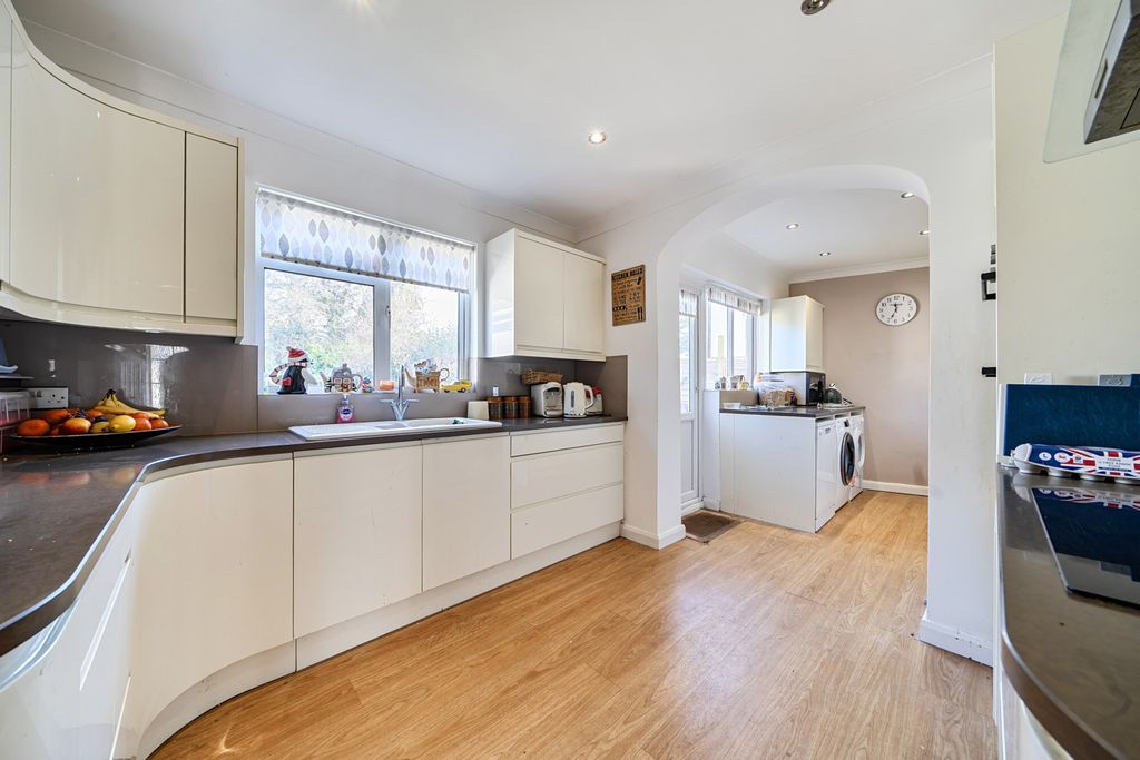 Property photo 3 of 19 1417601-14-699F31...