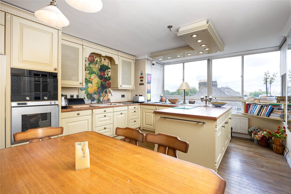 Property photo 3 of 13 Kitchen