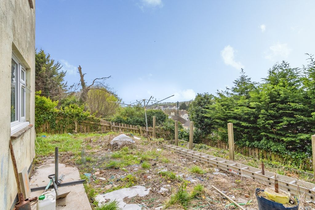 Property photo 2 of 20