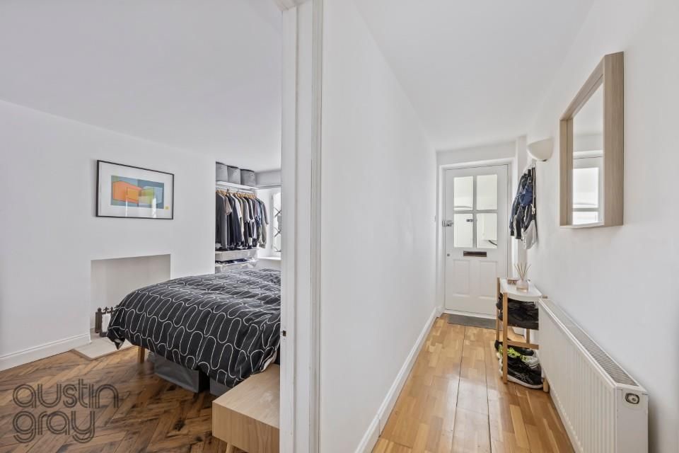 Property photo 3 of 15 Wykeham Terrace, 5, Lgf-016 (Custom).Jpg