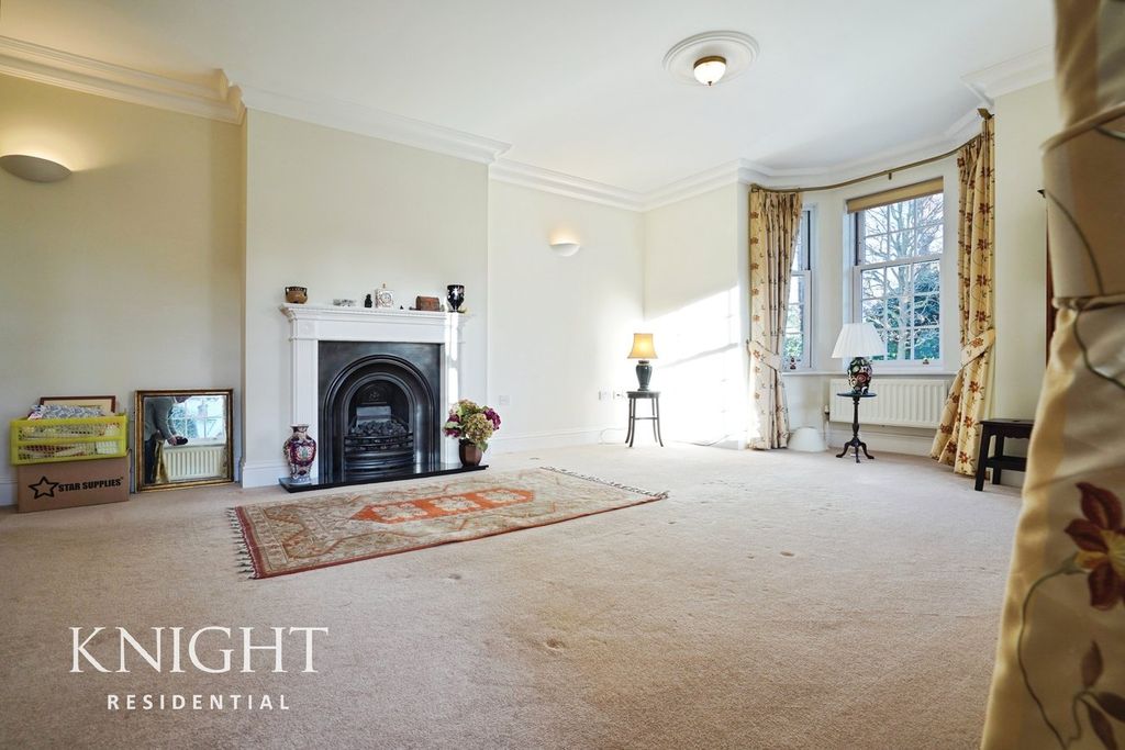 Property photo 3 of 22