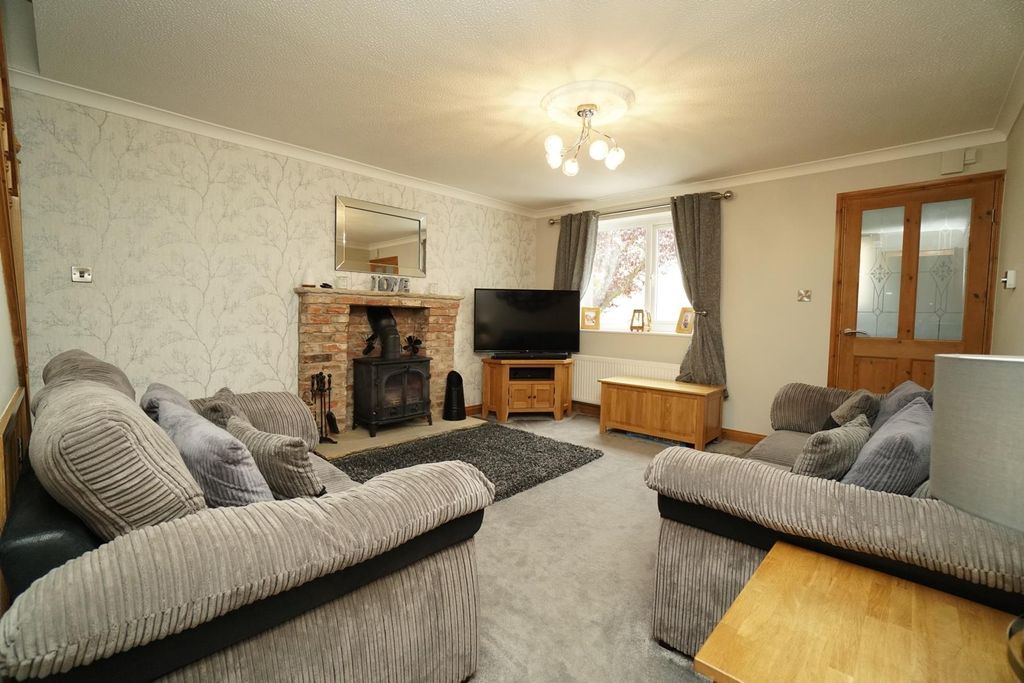 Property photo 3 of 15 Living Room
