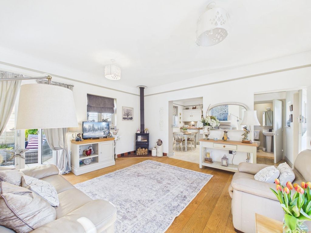 Property photo 3 of 12 User_Edited_Photo-7A3Da927_User-Edited-c1A9d4Ef-E7