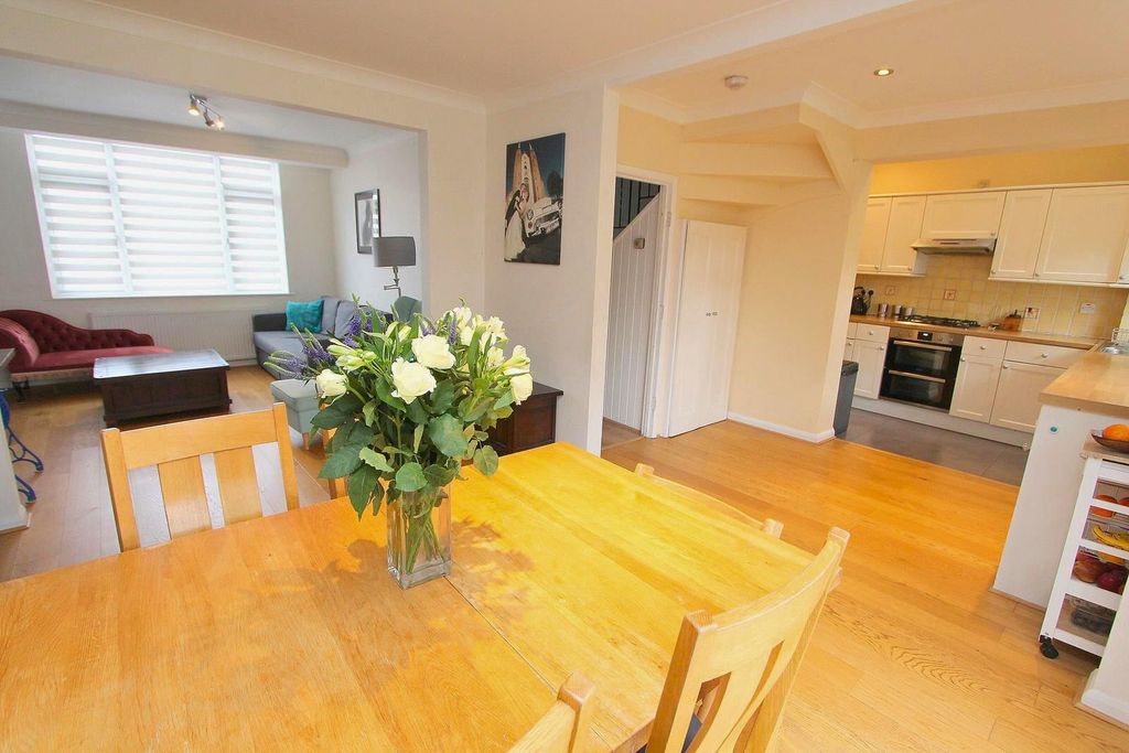 Property photo 2 of 22 6E3838Aa-84Bd-4F1F-B453-B540599868Fb.Jpg