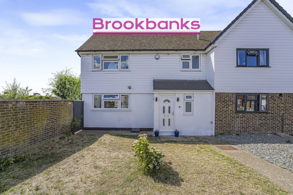 Property photo 2 of 28