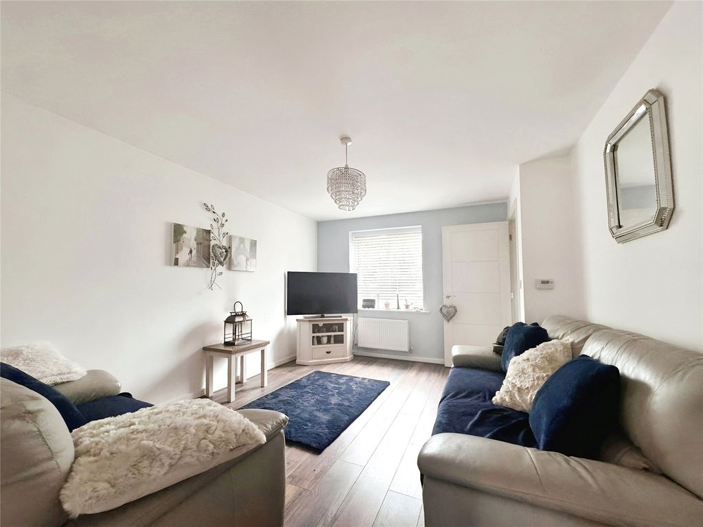 Property photo 2 of 15 Picture No. 24