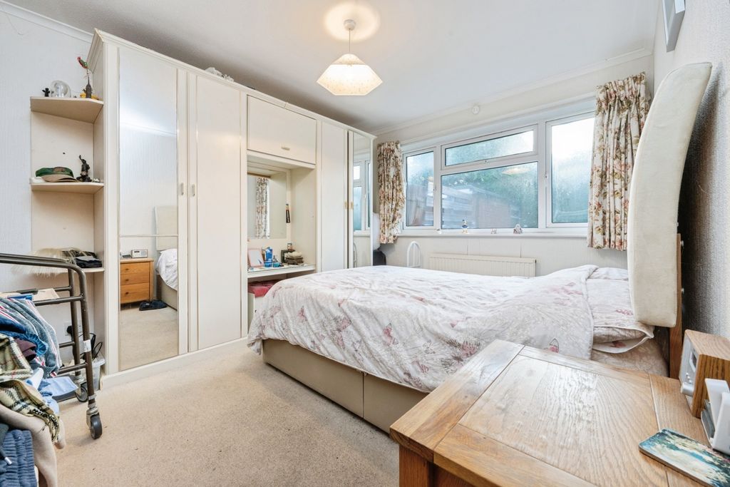 Property photo 3 of 14 Bedroom