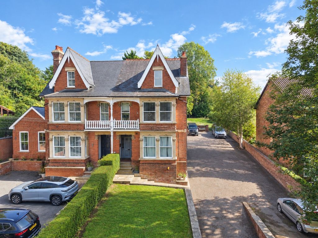 Property photo 1 of 12 42Amershamhill.Jpeg