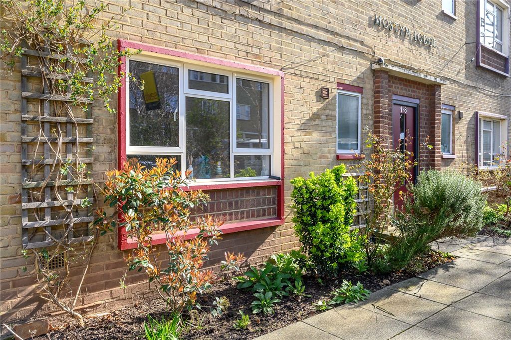 Property photo 2 of 17 External