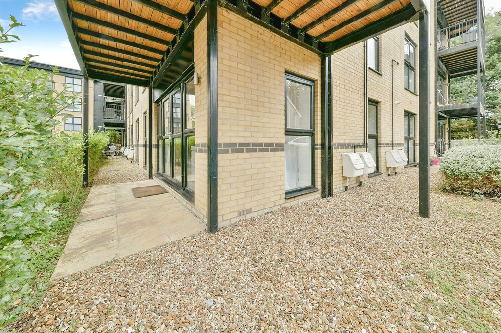 Property photo 2 of 15 Picture No. 13