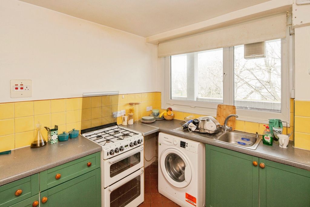 Property photo 2 of 17 Photo