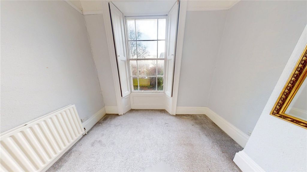 Property photo 3 of 6 Picture No. 12