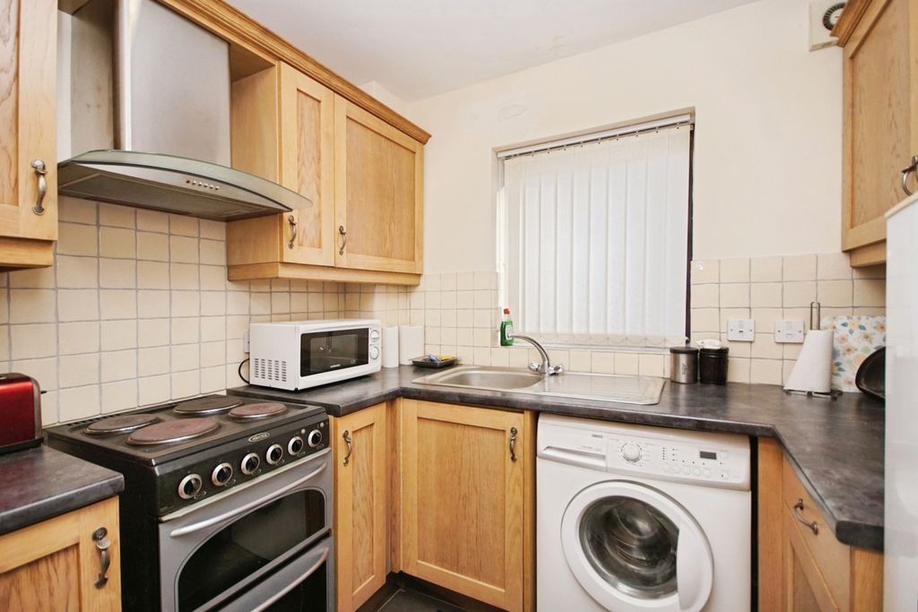 Property photo 3 of 8 Pbox-Img.Jpg