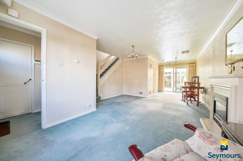 Property photo 2 of 18 Living/Dining
