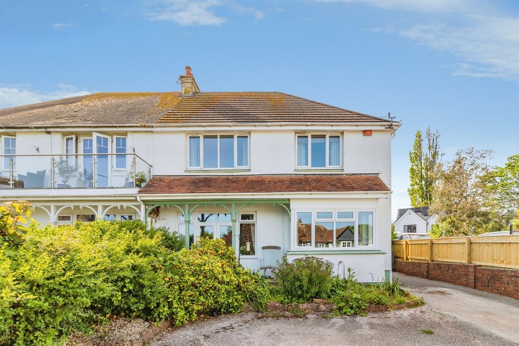 Property photo 2 of 32