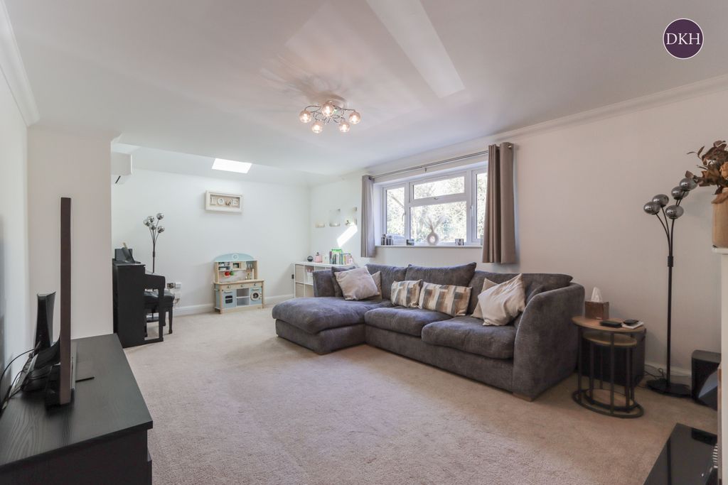 Property photo 3 of 13 Picture No. 01