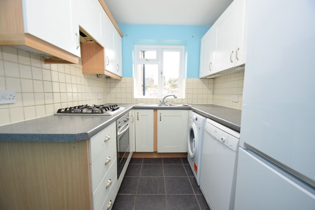 Property photo 3 of 6 Kitchen .Jpg