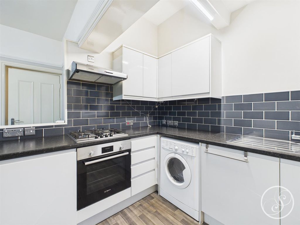 Property photo 2 of 9 Cam02071G0-Pr0750-Still015.Jpg