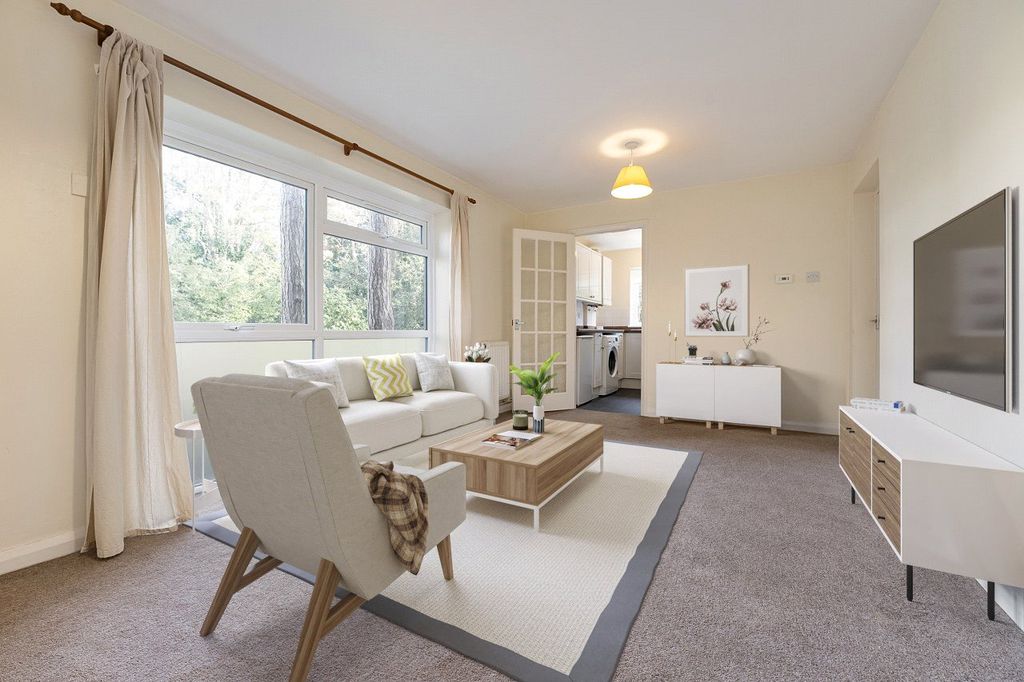 Property photo 2 of 14 Picture No. 15