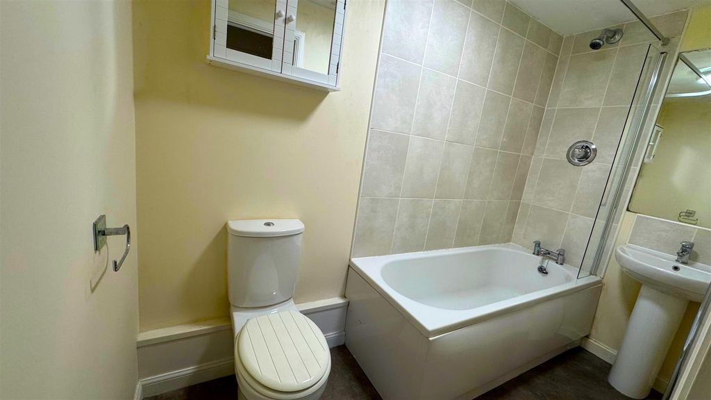 Property photo 3 of 9 Bathroom (2).Jpg