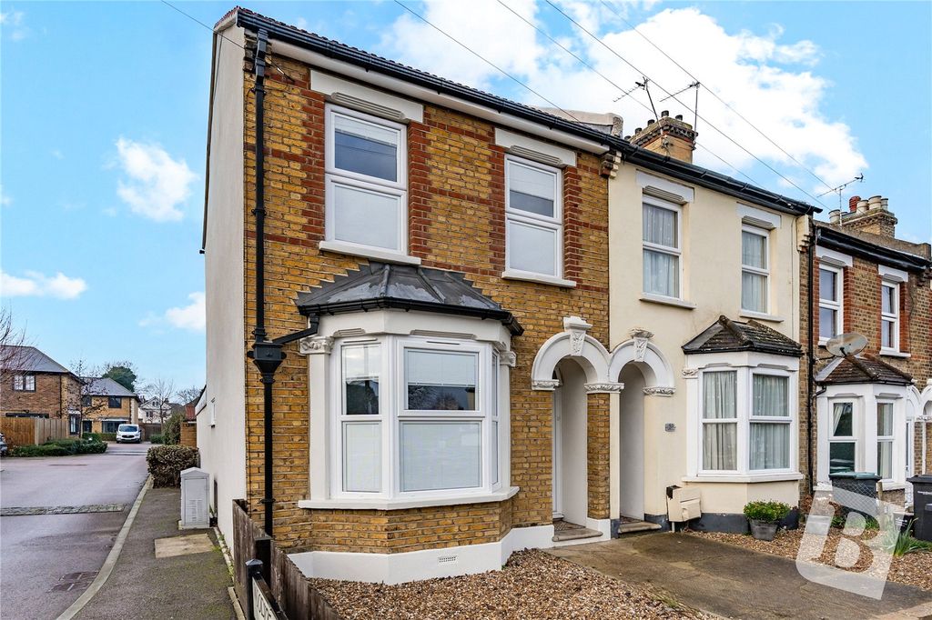 Property photo 1 of 20 Front