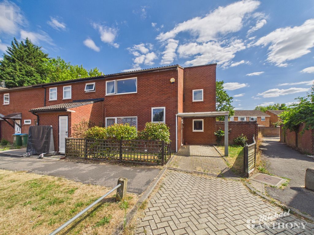 Property photo 1 of 14 Cam03218G0-Pr1107-Still022