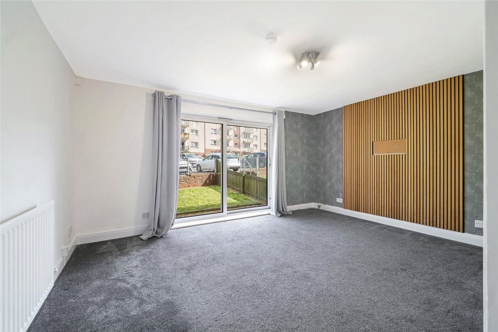 Property photo 2 of 18 Picture No. 04