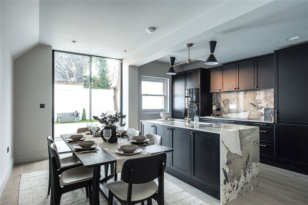 Property photo 2 of 22 Picture No. 30