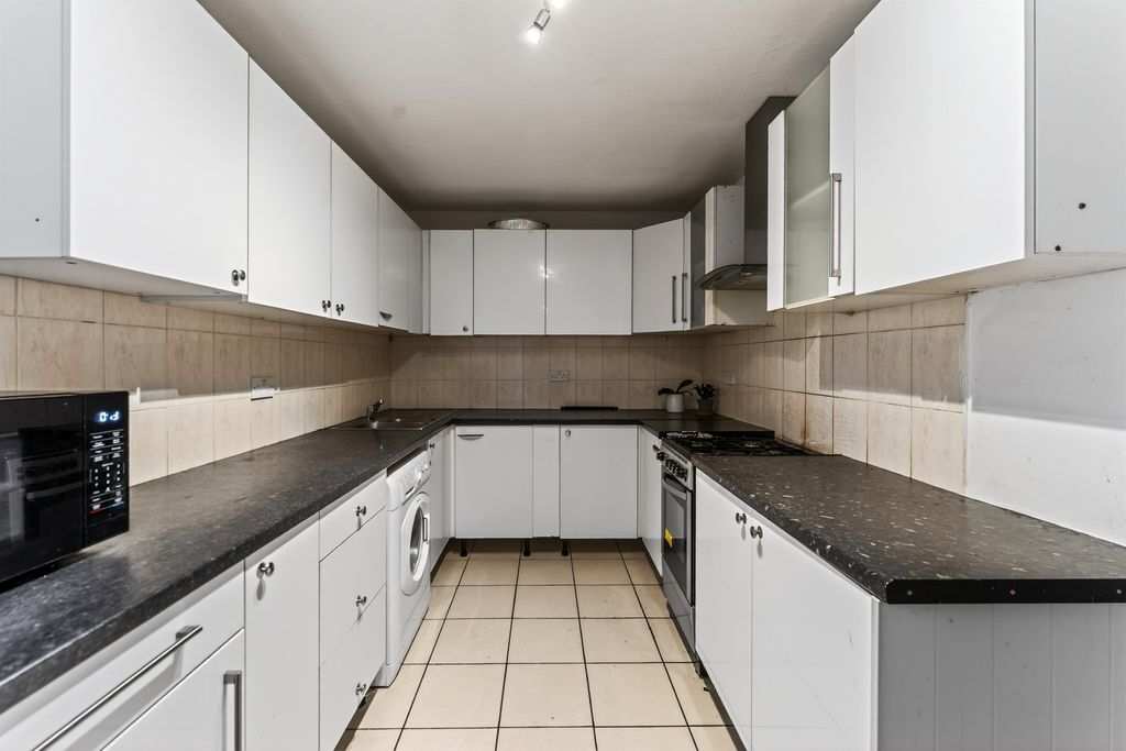 Property photo 3 of 20