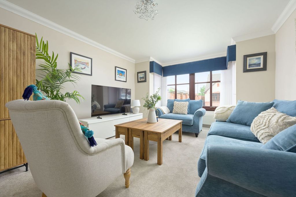 Property photo 3 of 38