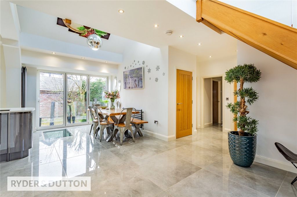 Property photo 2 of 49 Entrance/Dining