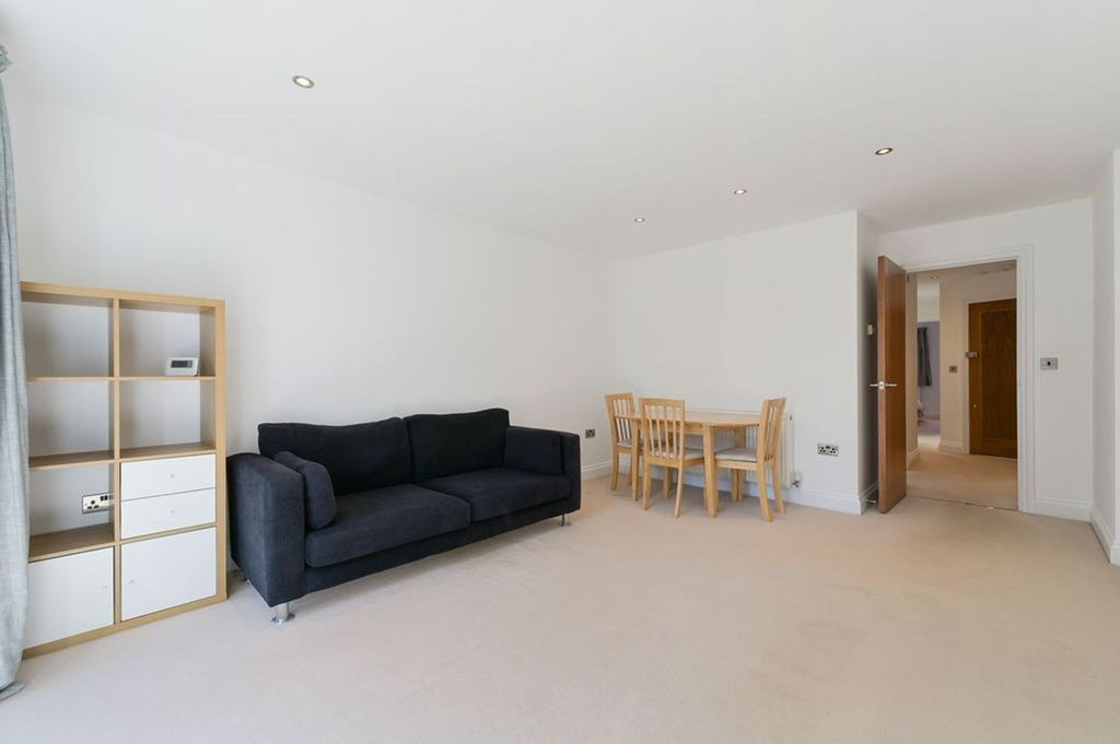Property photo 3 of 8