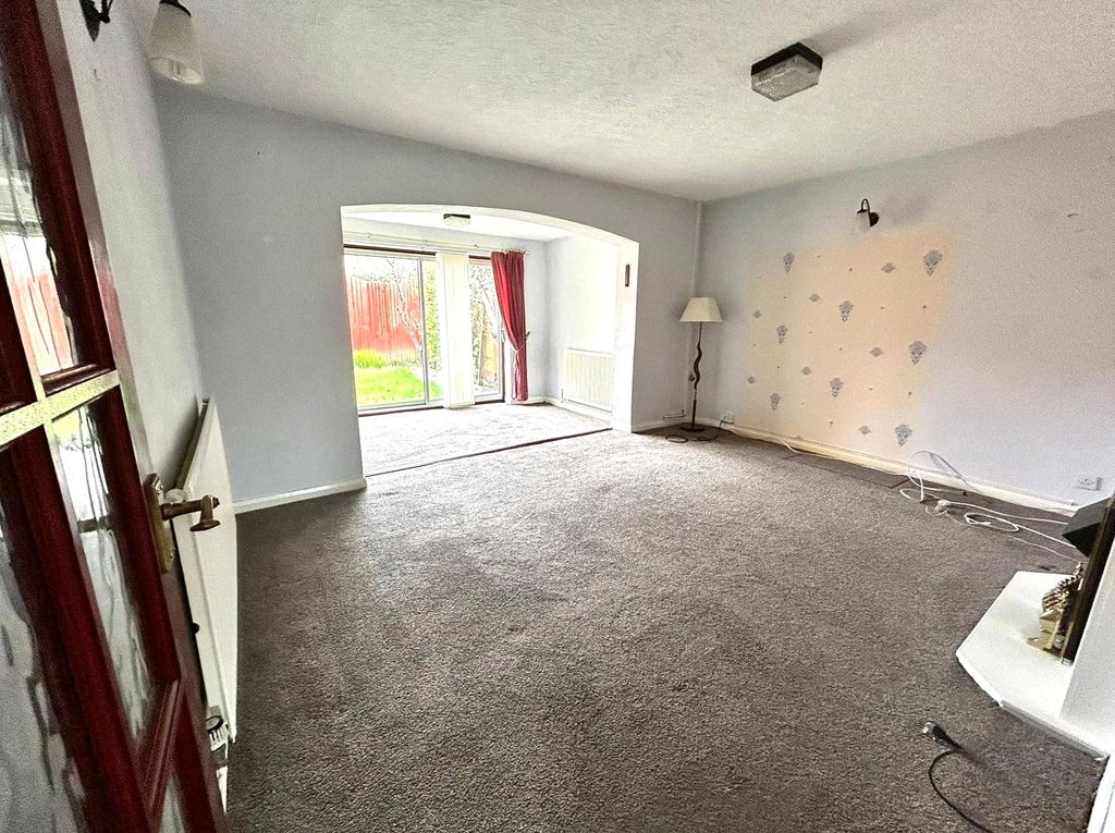Property photo 2 of 21 Lounge