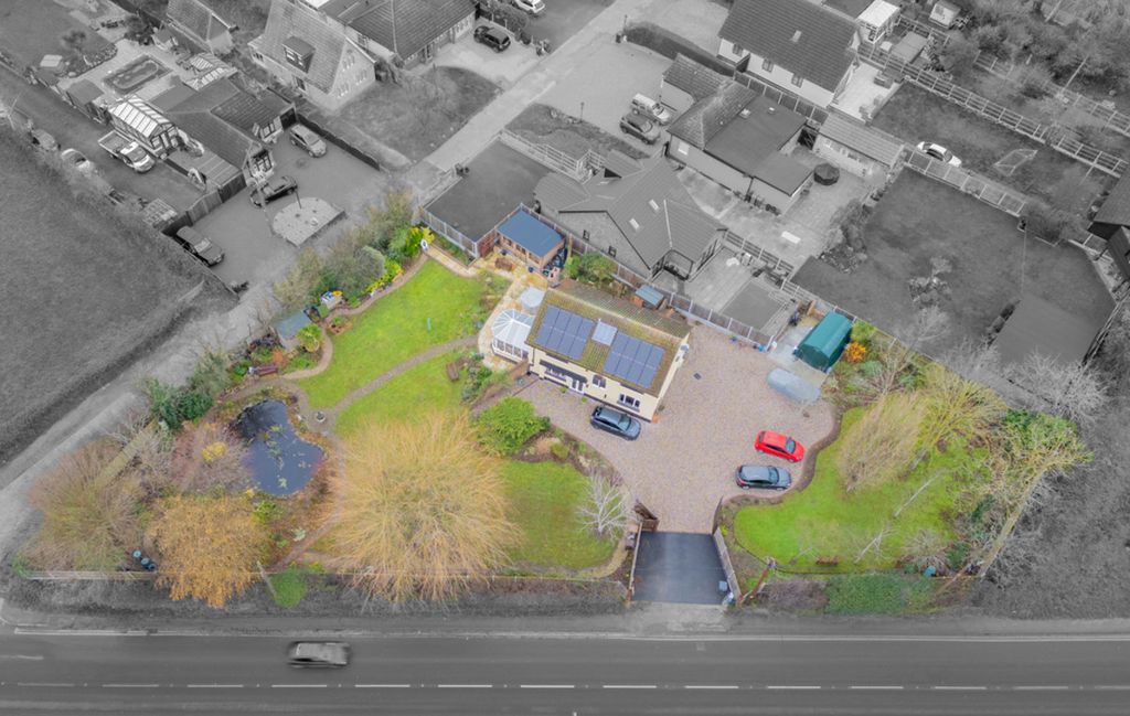 Property photo 2 of 26
