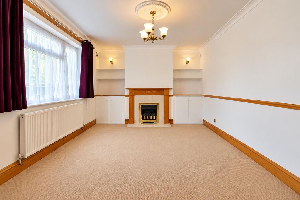 Property photo 3 of 12