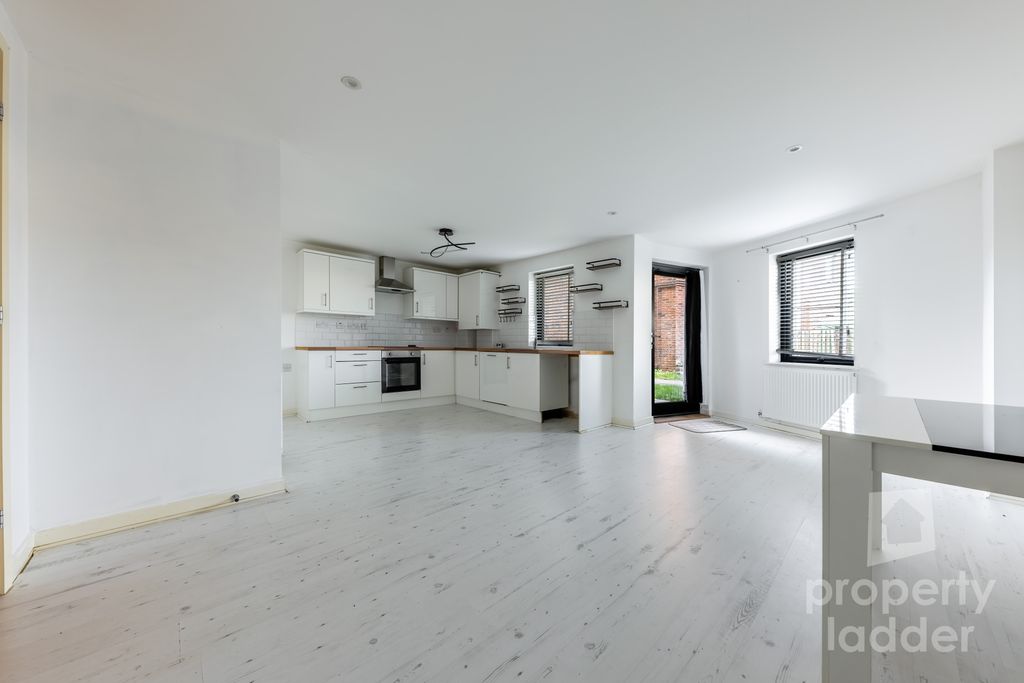 Property photo 1 of 12 Pl