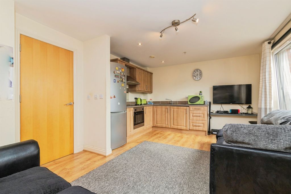 Property photo 3 of 15