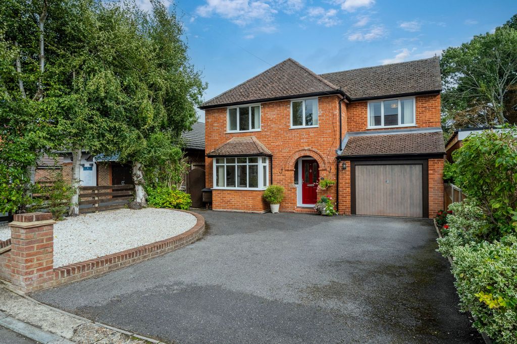 Property photo 1 of 16 Stanley Road
