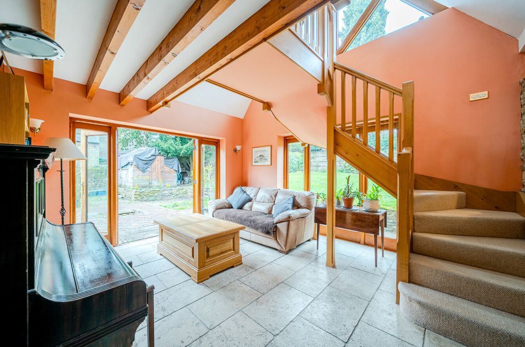 Property photo 3 of 19 Garden Room