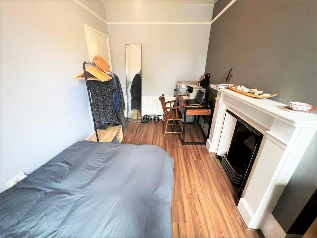 Property photo 2 of 5 Bedroom