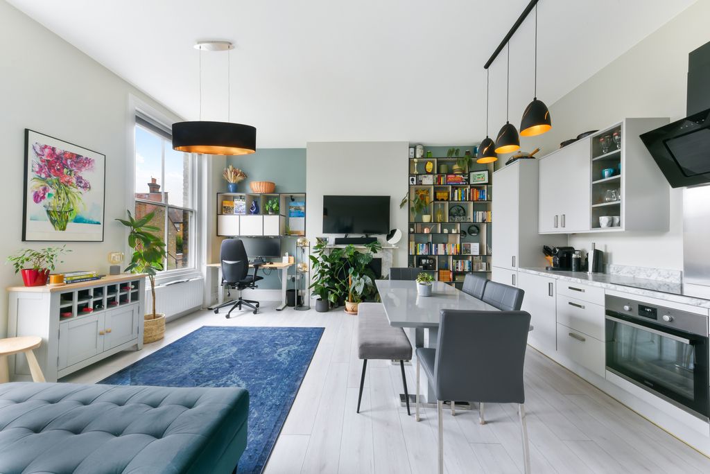 Property photo 1 of 8