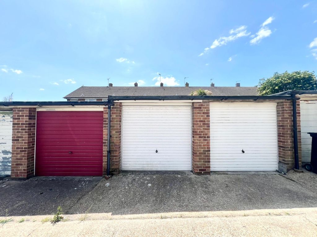 Property photo 1 of 2