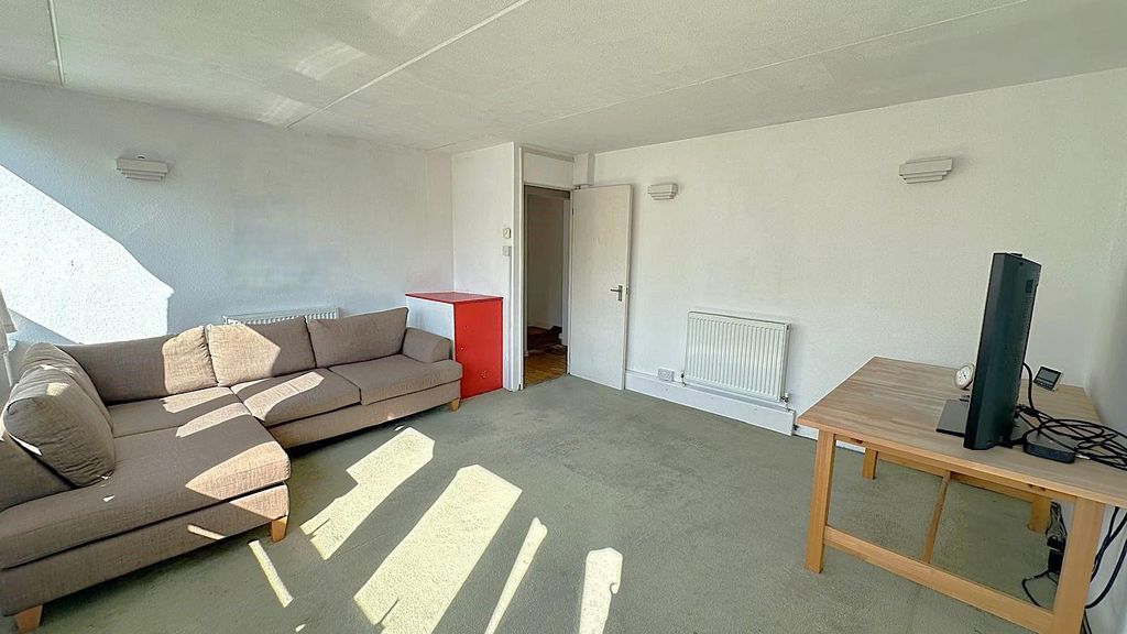 Property photo 2 of 9 Reception, Lucas Court, Eden Harper Sw11