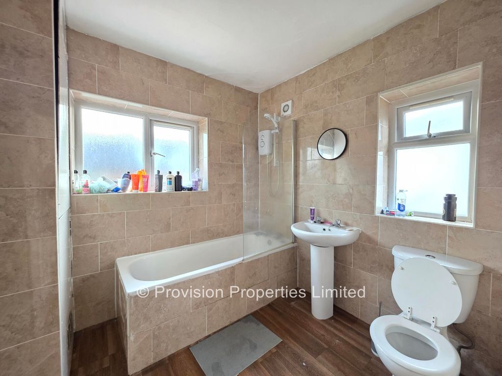 Property photo 2 of 8 Photo