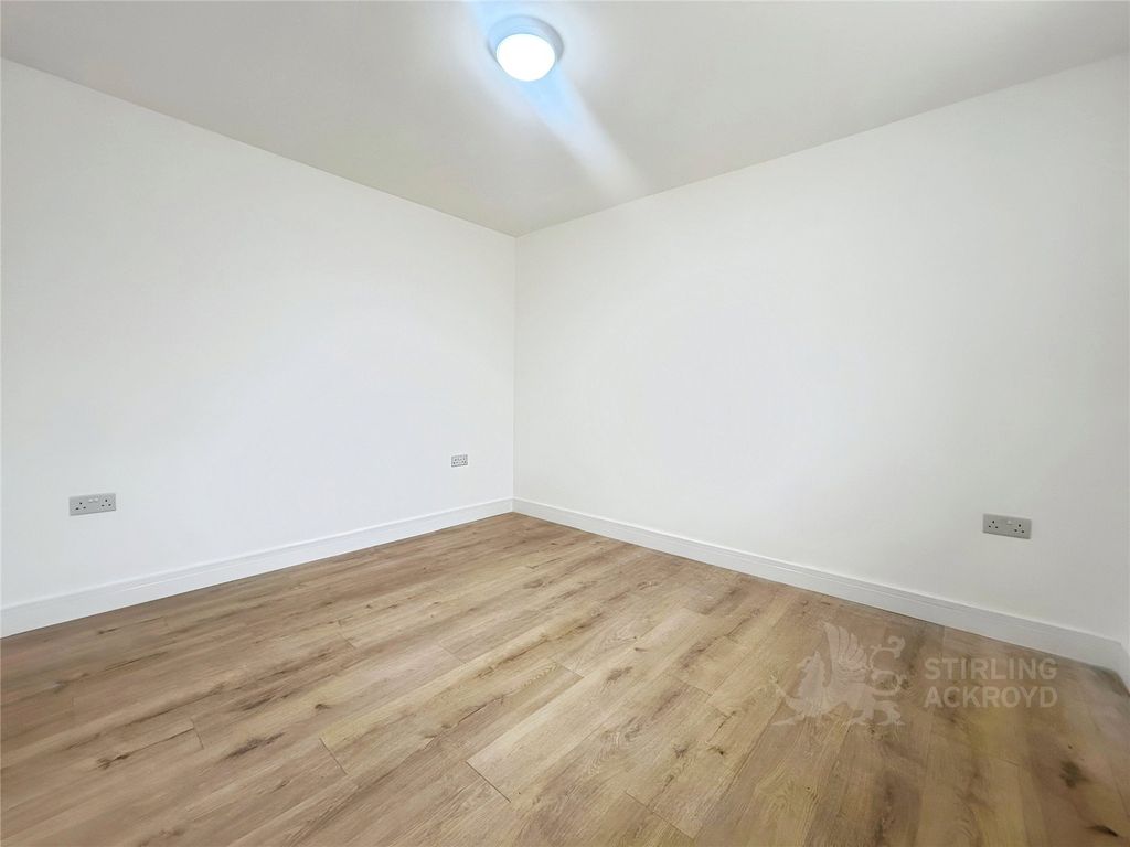 Property photo 1 of 7 Bedroom 1