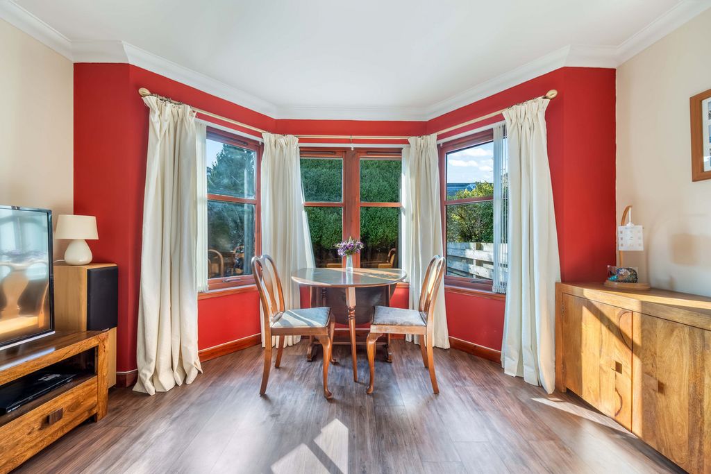 Property photo 3 of 24