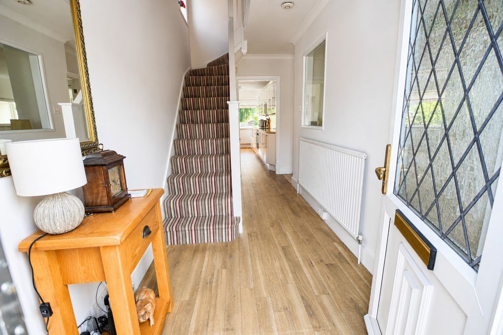 Property photo 3 of 19 Photo 13