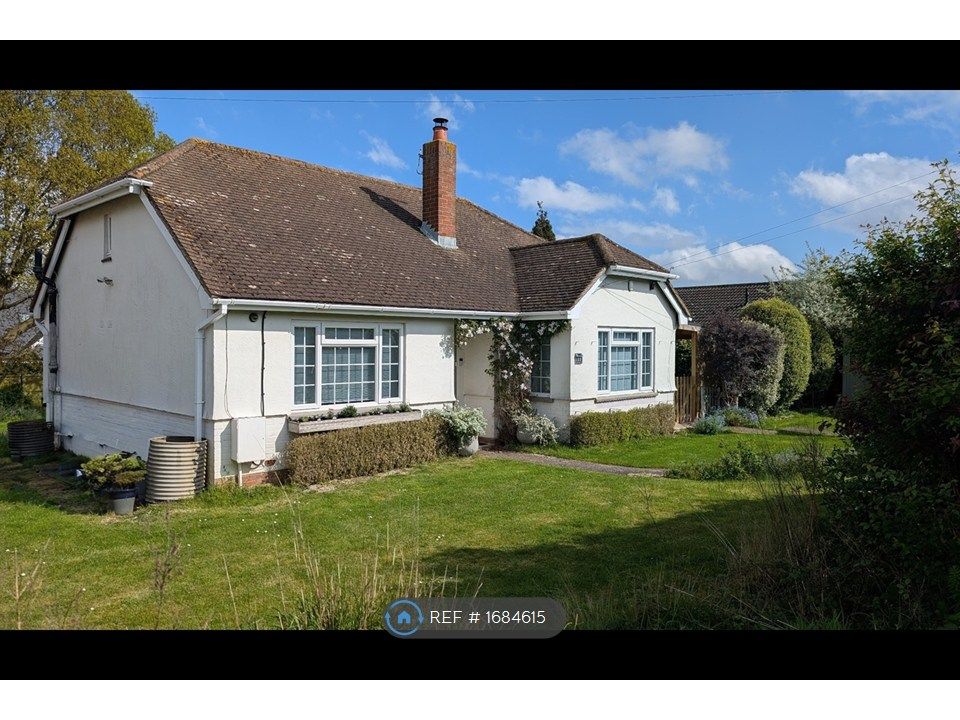 Property photo 1 of 17 Front Garden