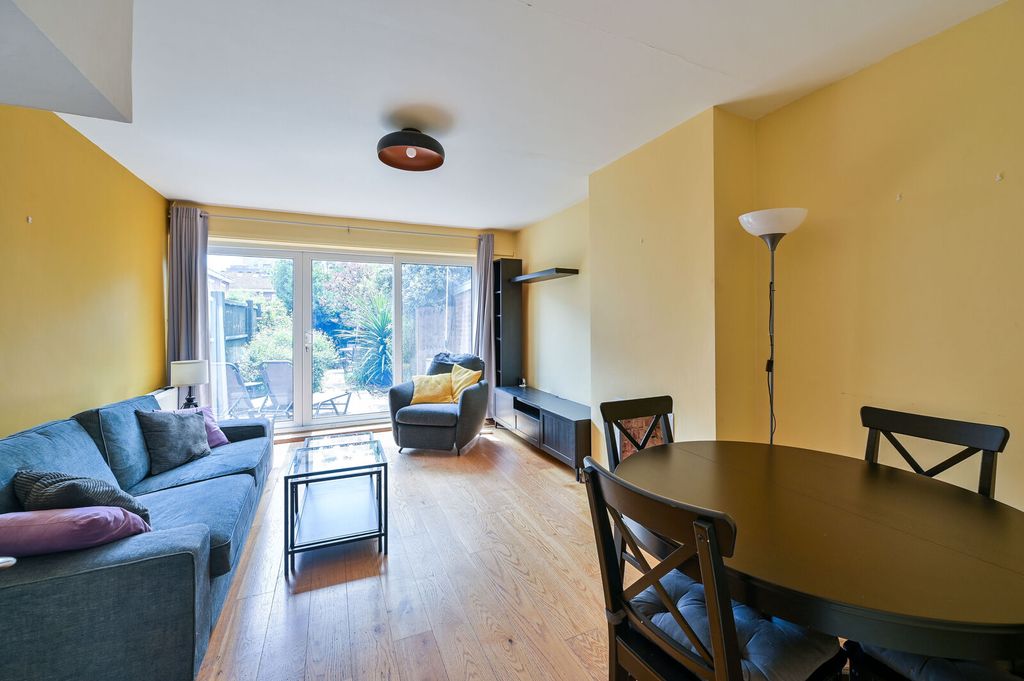 Property photo 2 of 12