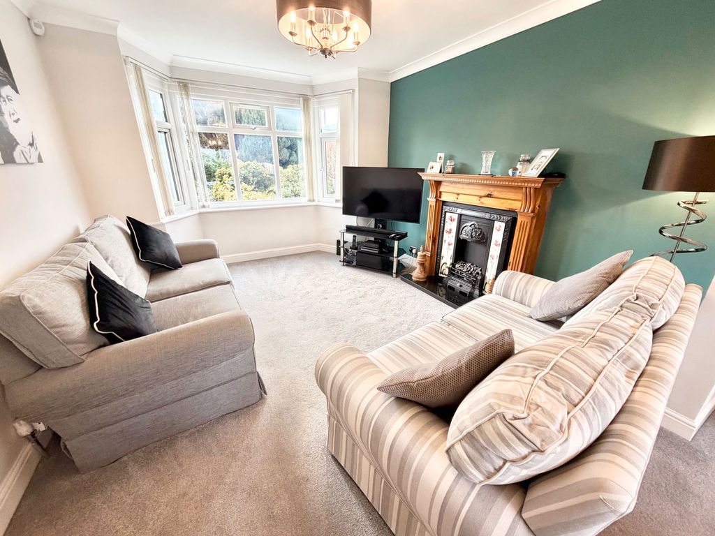 Property photo 2 of 30